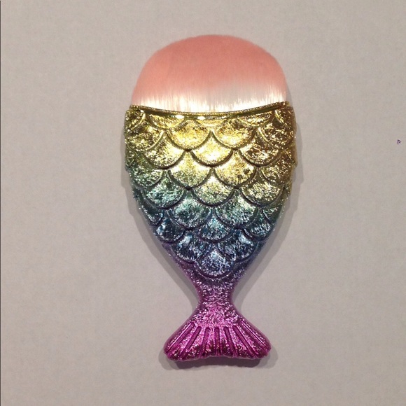 SOLD!!! Mermaid Blush Brush!! ๐ ๐๐ฌ - Picture 2 of 6